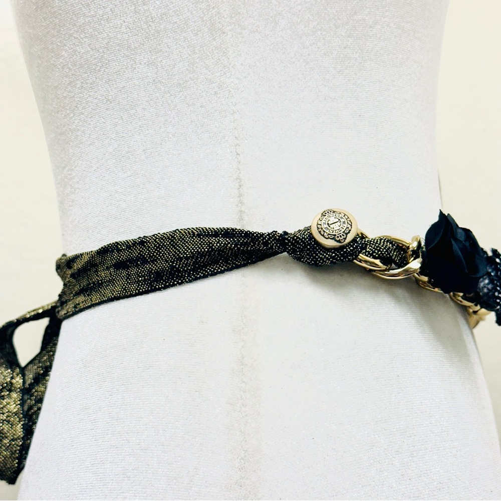 Y2K Black and gold flower belt with rhinestone details - Picture 2 of 3